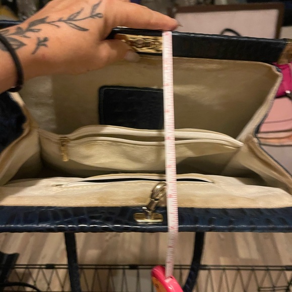 Elegant Blue Crocodile Embossed Leather Handbag - Picture 6 of 6